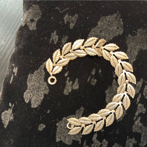 CLOSET CLEAR OUT!!! STERLING SILVER BEAUTIFUL VINTAGE Leaf Bracelet - Picture 3 of 6